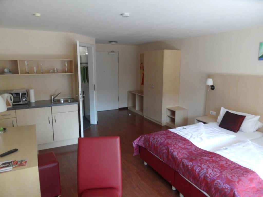 Hotel Gasthof Zum Engel - Gaestehaus Kunzelsau Ngoại thất bức ảnh