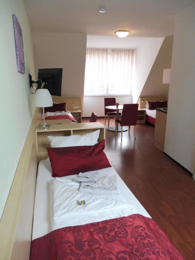 Hotel Gasthof Zum Engel - Gaestehaus Kunzelsau Ngoại thất bức ảnh